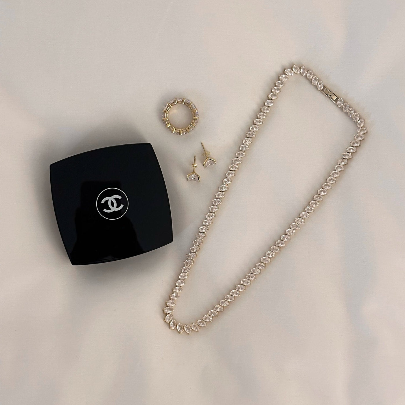 SUTTON HALSKETTE - GOLD